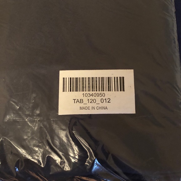 NIB Navy Blue Event Linens/Tablecloth’s - Picture 9 of 10